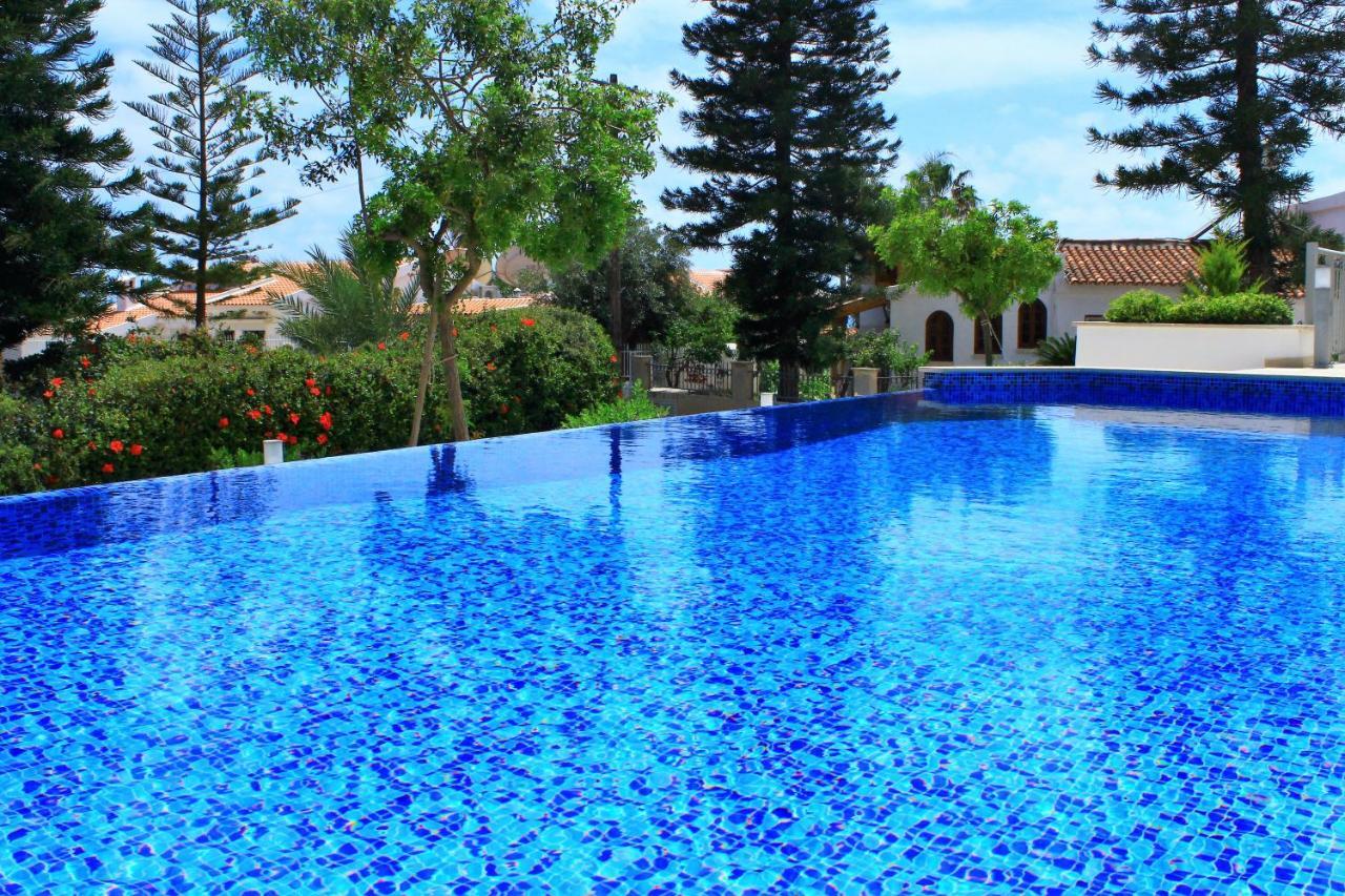 Coral Blue Bay Villa Коралова Затока Екстер'єр фото